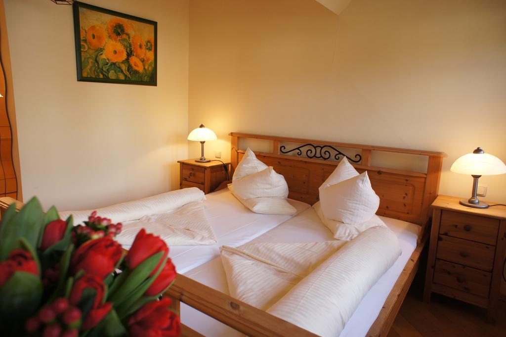 Hotel Zur Post Хершинг-ам-Аммерзе Экстерьер фото