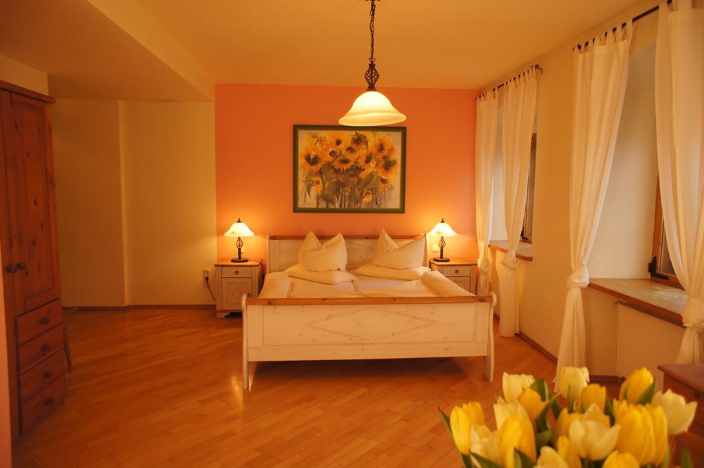 Hotel Zur Post Хершинг-ам-Аммерзе Экстерьер фото